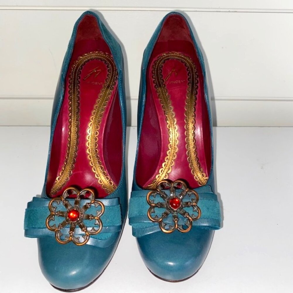 J. Vincent Vintage Red Gem Brooch High Heel Pumps – Turquoise/Teal Blue – Size 7